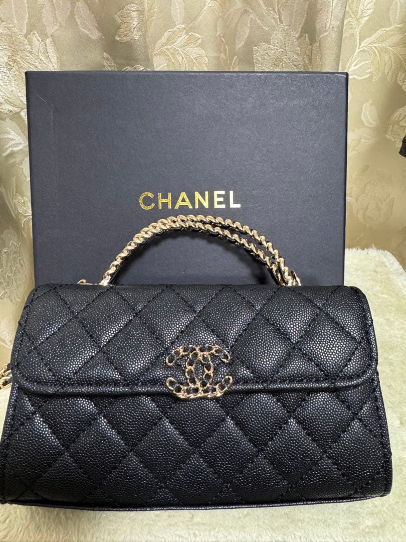 CHANEL キルティング ブラックレザー ショルダーバッグ るる