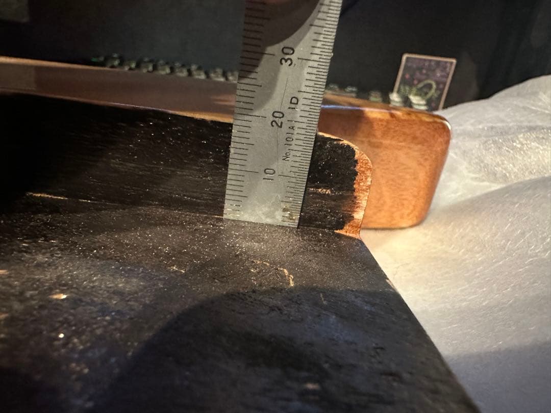 ストラトキャスター　タイプ　バール　マホガニーボディ