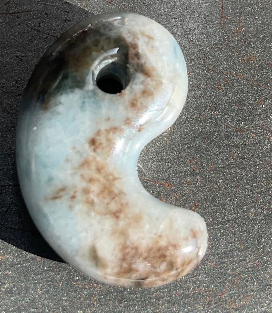 入りコン沢翡翠勾玉3g 糸魚川　ヒスイ　ひすい