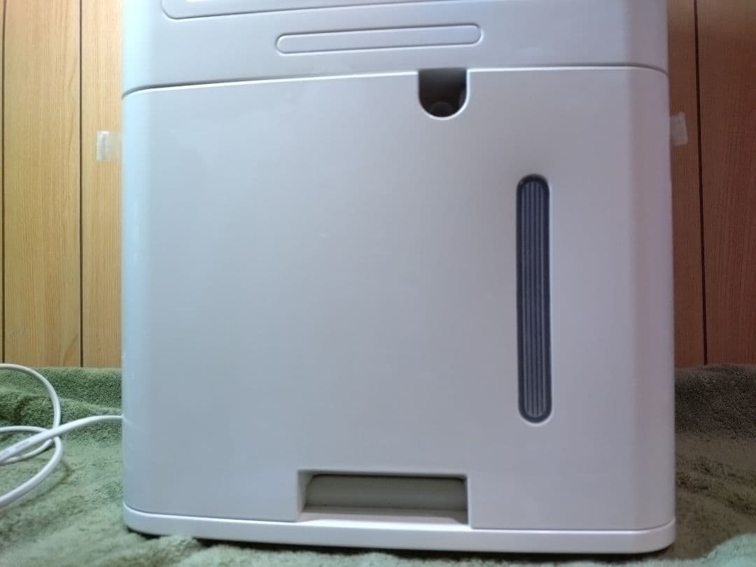 特価アイリスオーヤマ除湿機衣類乾燥 除湿　キャスター付コンプレッサー式　20年製