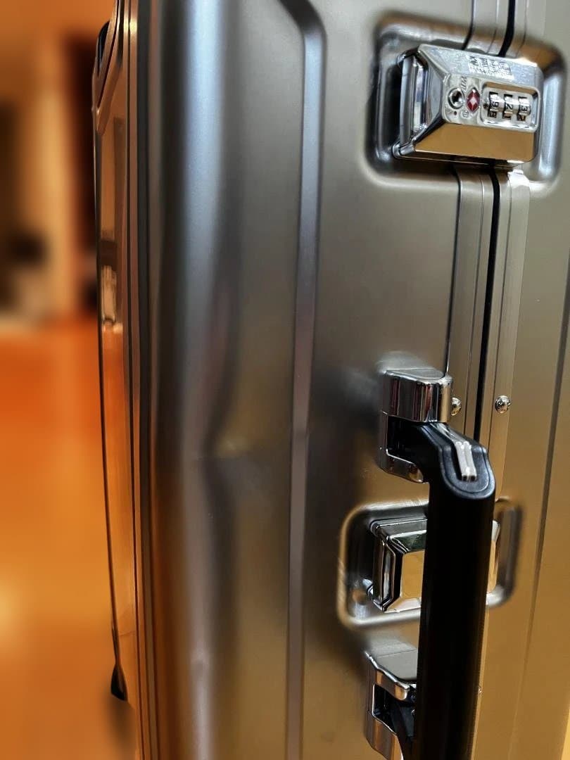 ZERO HALLIBURTON ゴールド アルミキャリーケース 4輪