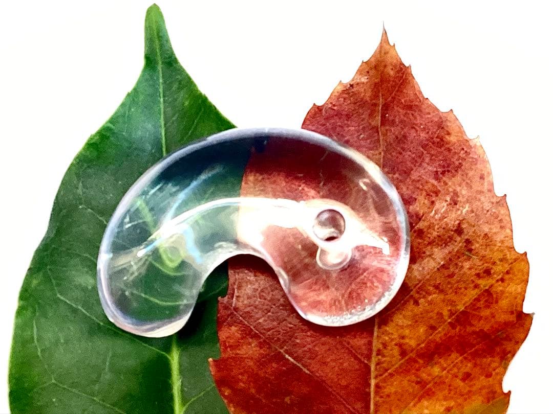 ✳国産天然石*最強パワー‼️100.000円以上の勾玉　黒平鉱山水晶　抜群の透過