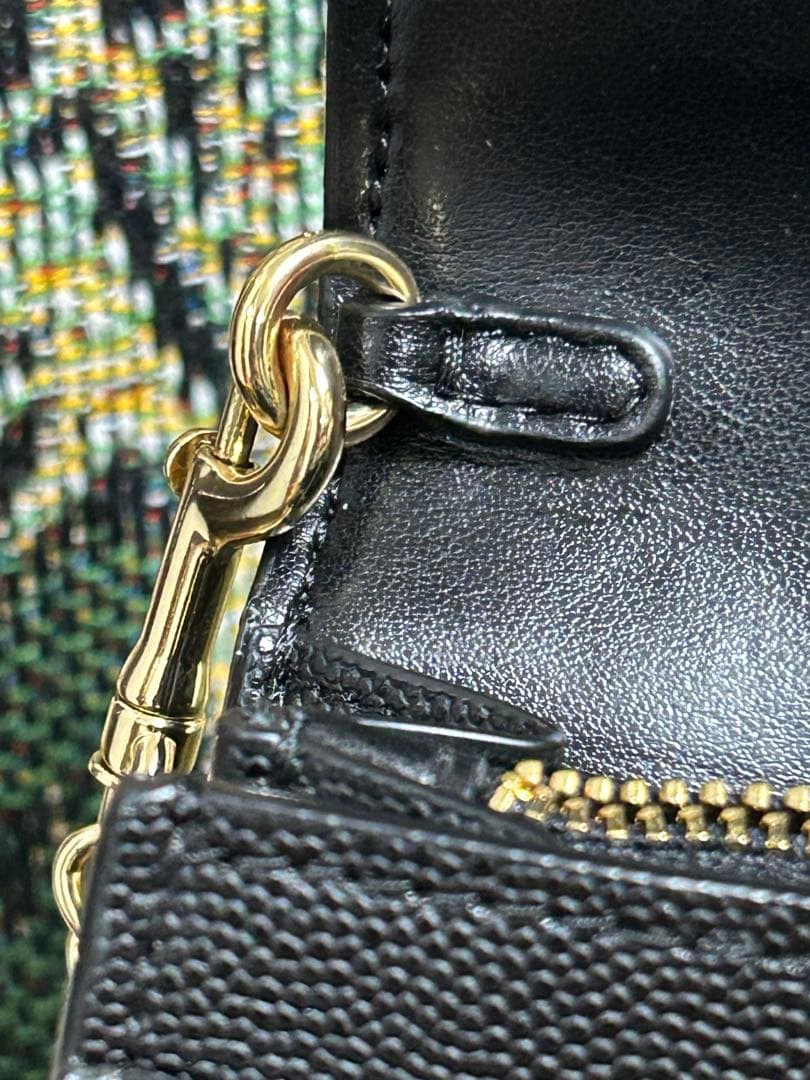 【美品】coach、コーチ、ブラックレザーキルティングゴールドショルダーバッグ