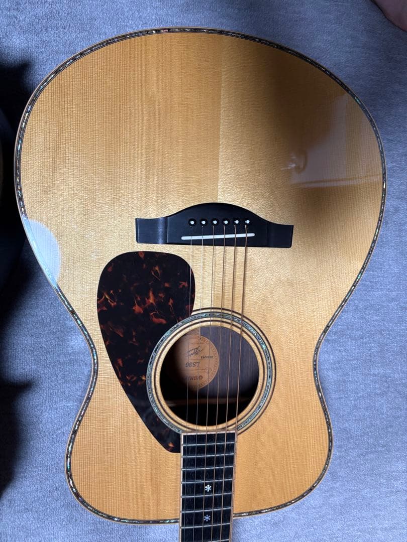 まみ。アコースティックギター ヤマハLS36 ハードケース付き