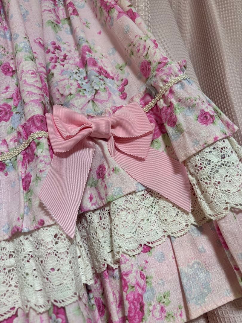 BABY, THE STARS SHINE BRIGHTスカート