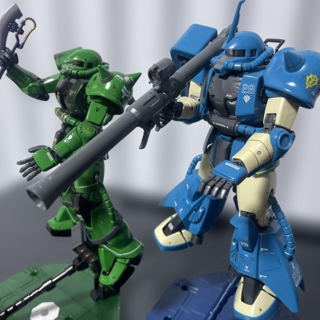 MG1/100ロバート・ギリアム専用ザクⅡと MG量産型ザクⅡの2体セット