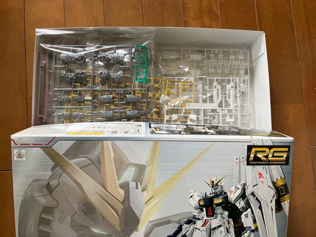 機動戦士ガンダム逆襲のシャア RG サザビー&νガンダム