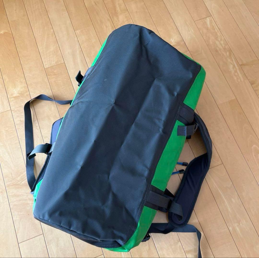 ノースフェイス　ボストンバッグ　スポーツバッグ　リュック　ロゴ入り　旅行　大容量