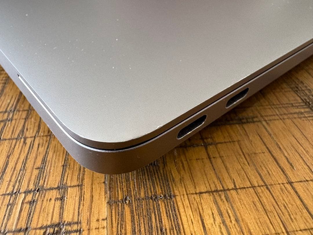 Apple MacBook air 2020 13インチ