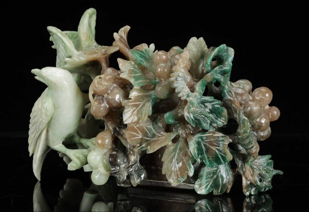 中国古玩 翡翠 玉石 鳥葡萄彫刻 960g 置物 唐物 細密彫刻 天然石 ヒスイ
