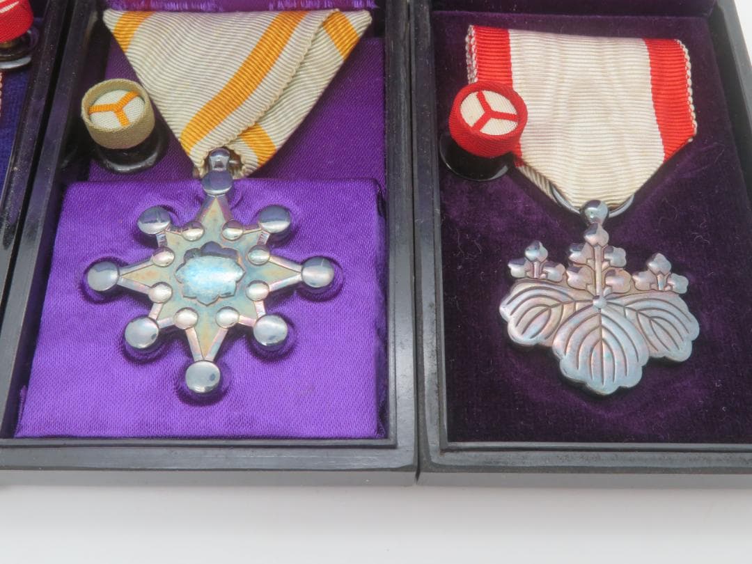 908、勲八等瑞宝章 　勲八等白色桐葉章　略章 勲章 記章　徽章メダルまとめ3点