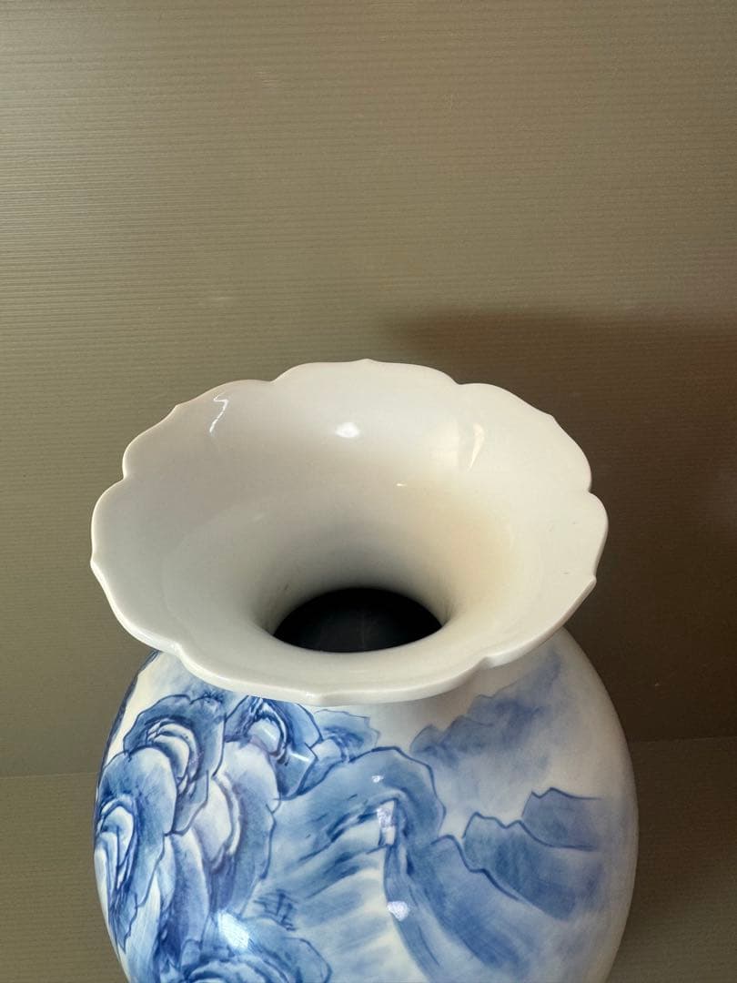 2902 松右衛門作　染付山水　花瓶　35cm