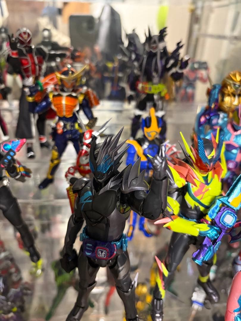 仮面ライダーリバイス　フィギュアーツ　まとめ売り