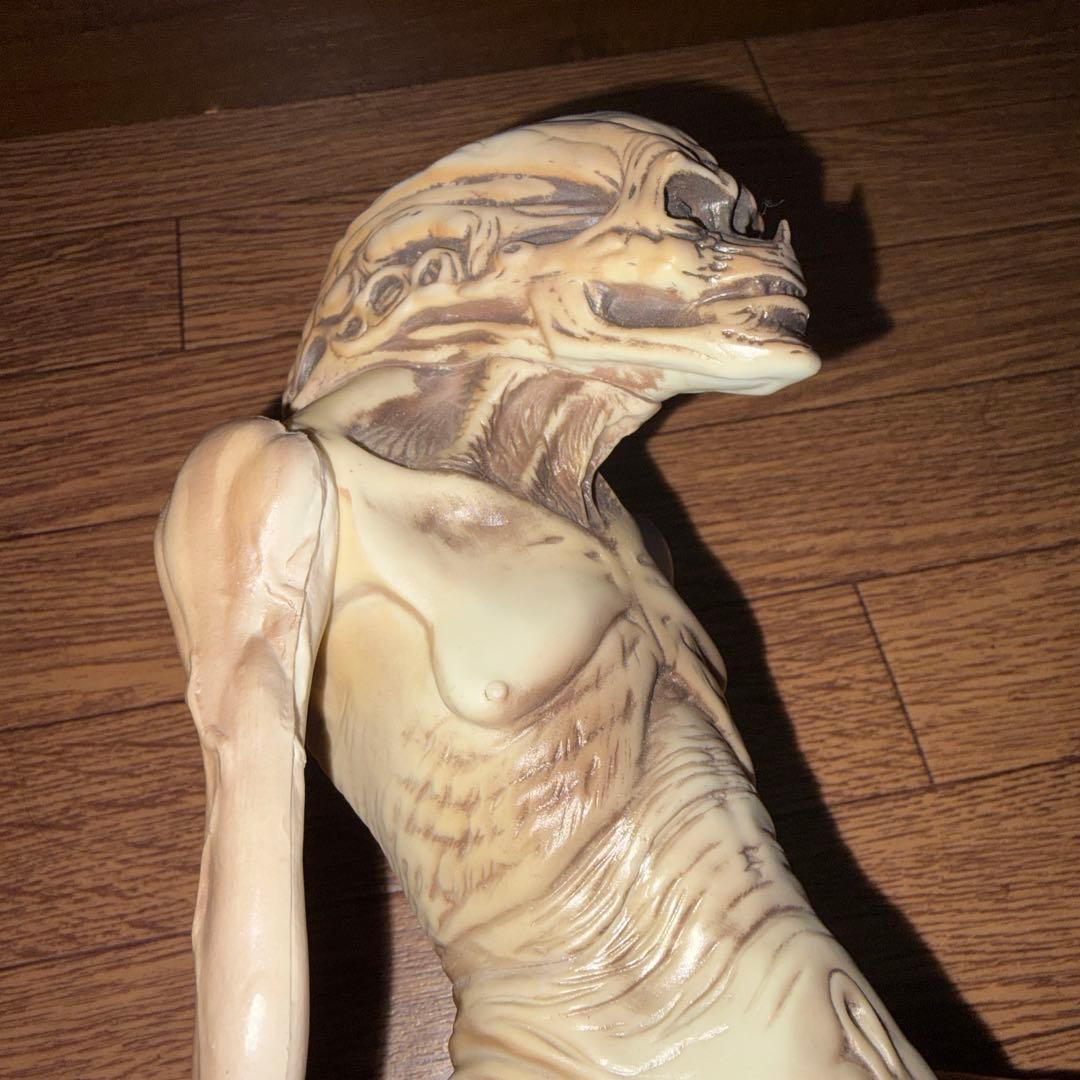 エイリアンフィギュア 約30cm