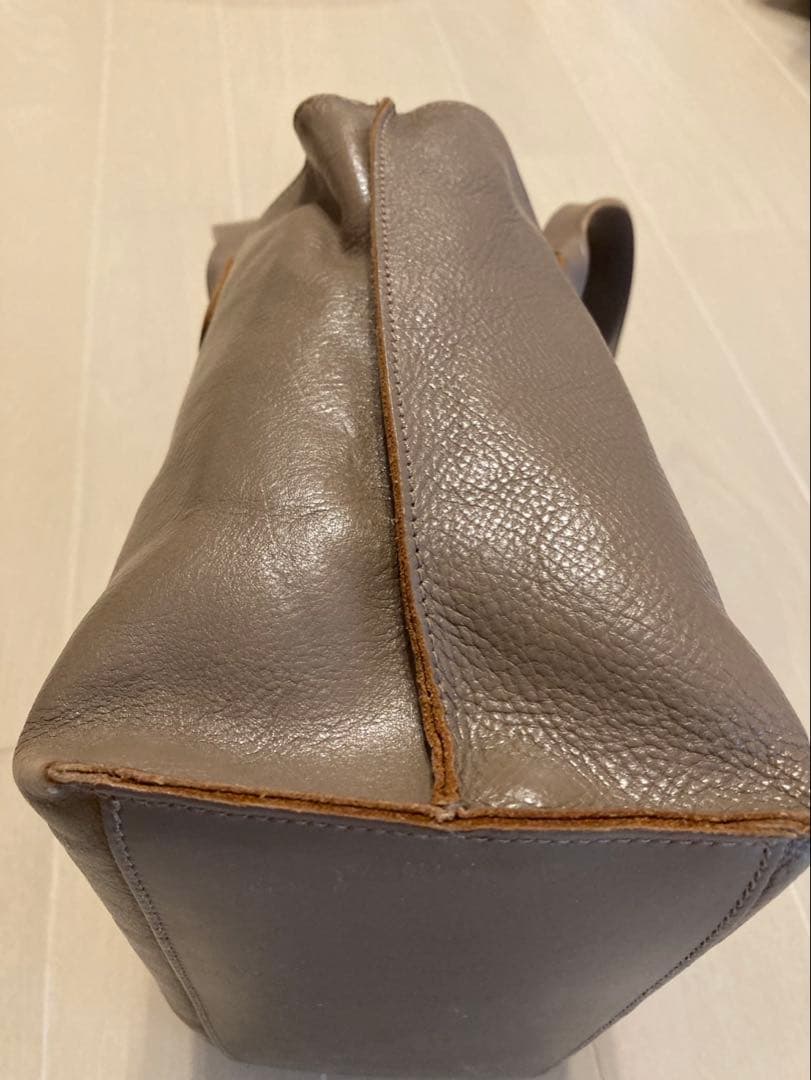 IL BISONTE イルビゾンテ　ハンドバッグ　グレージュ