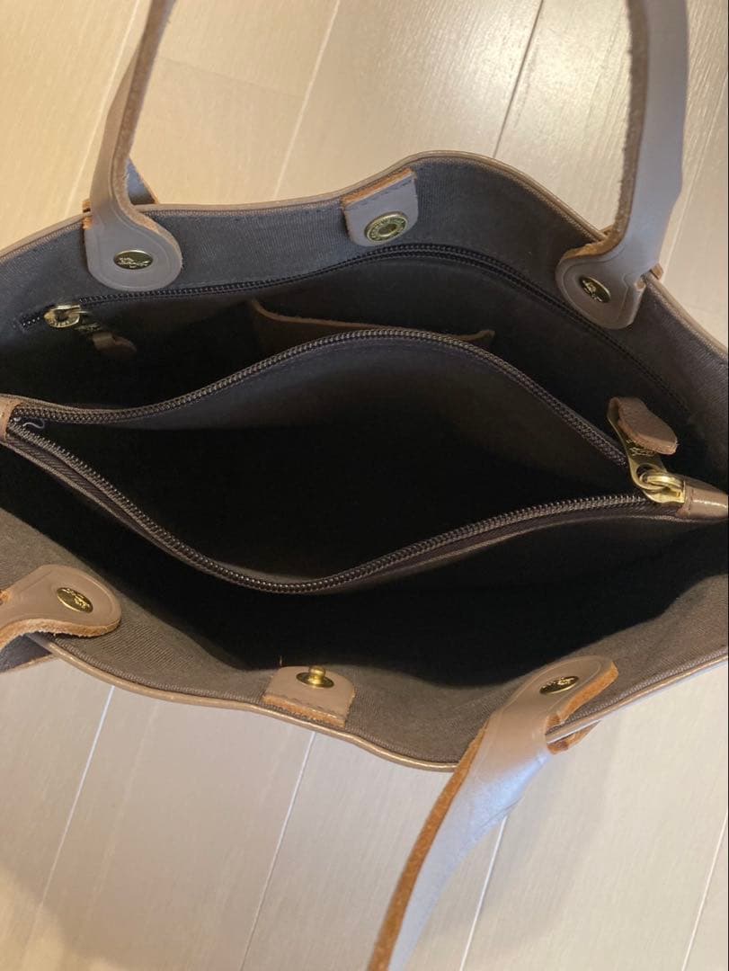 IL BISONTE イルビゾンテ　ハンドバッグ　グレージュ