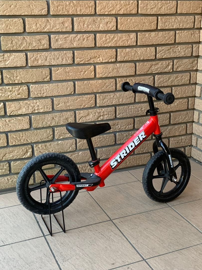 【美品】ストライダー スポーツモデル 12インチ　日本正規品　レッド