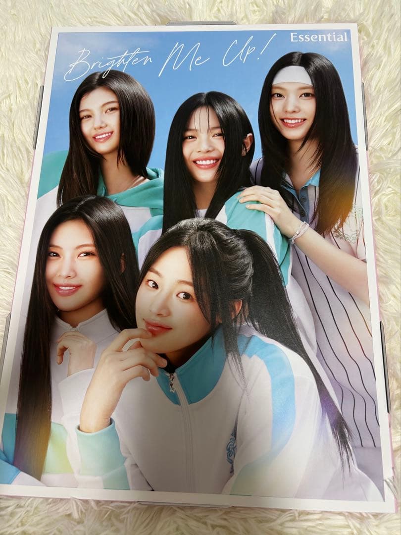 花王 newjeans NJZ essential ポスター