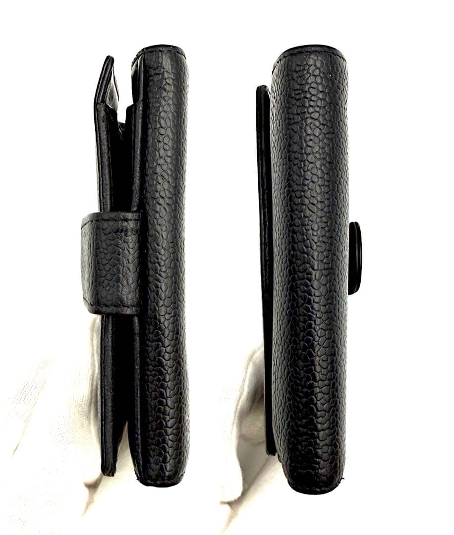 シャネルキャビアスキン ココマーク黒折り財布