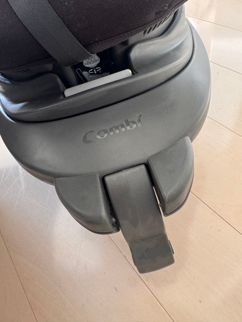 コンビ　チャイルドシート　THE Sシリーズ (欲しい方にプレゼントあり)