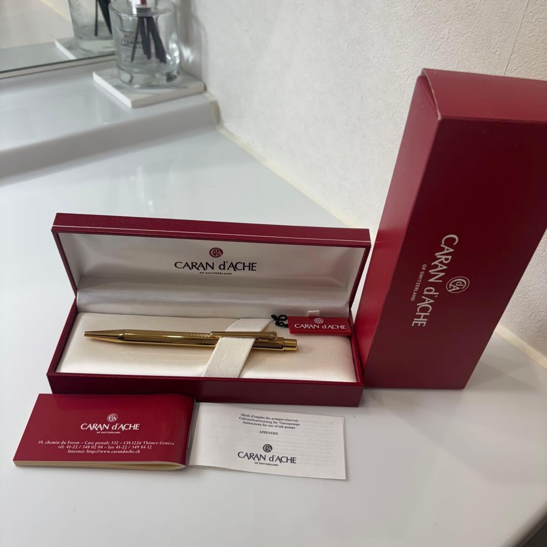 匿名発送カランダッシュ エクリドール シェブロン ノック式 ゴールドカラー美品