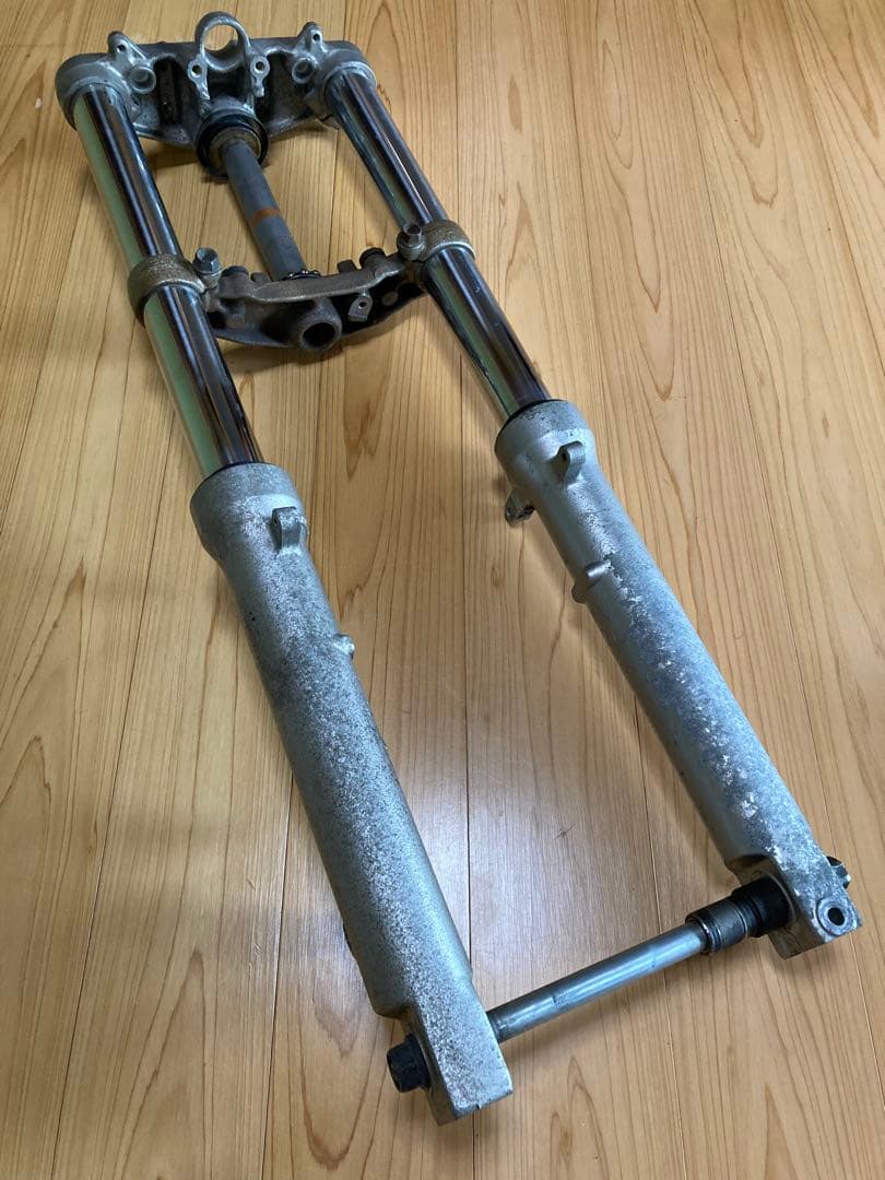 け*ん様 ホーネット250 純正 フロントフォーク MC31 絶版 希少 トップ