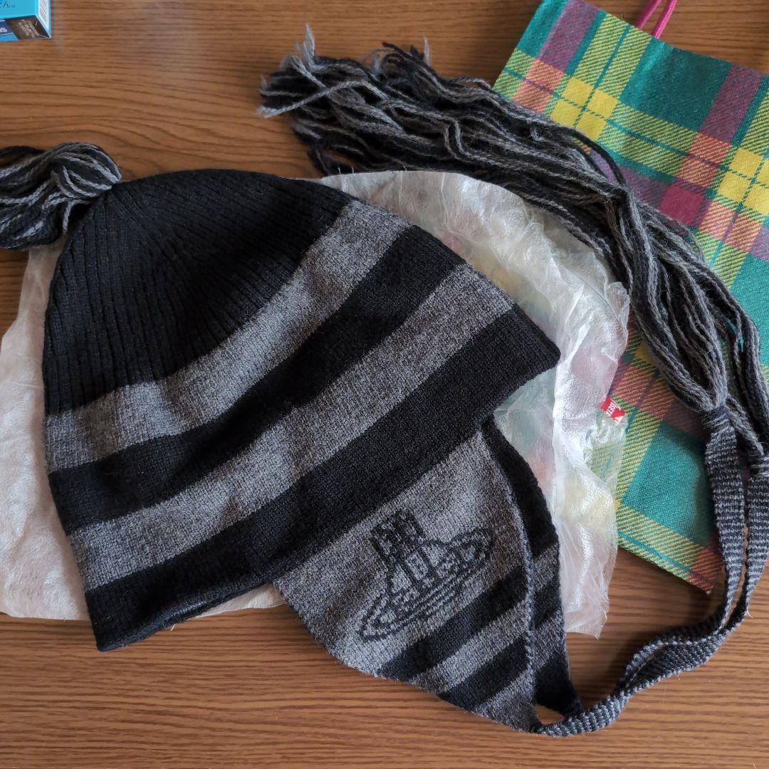 ヴィヴィアン・ウエストウッド 耳あて付きニット帽