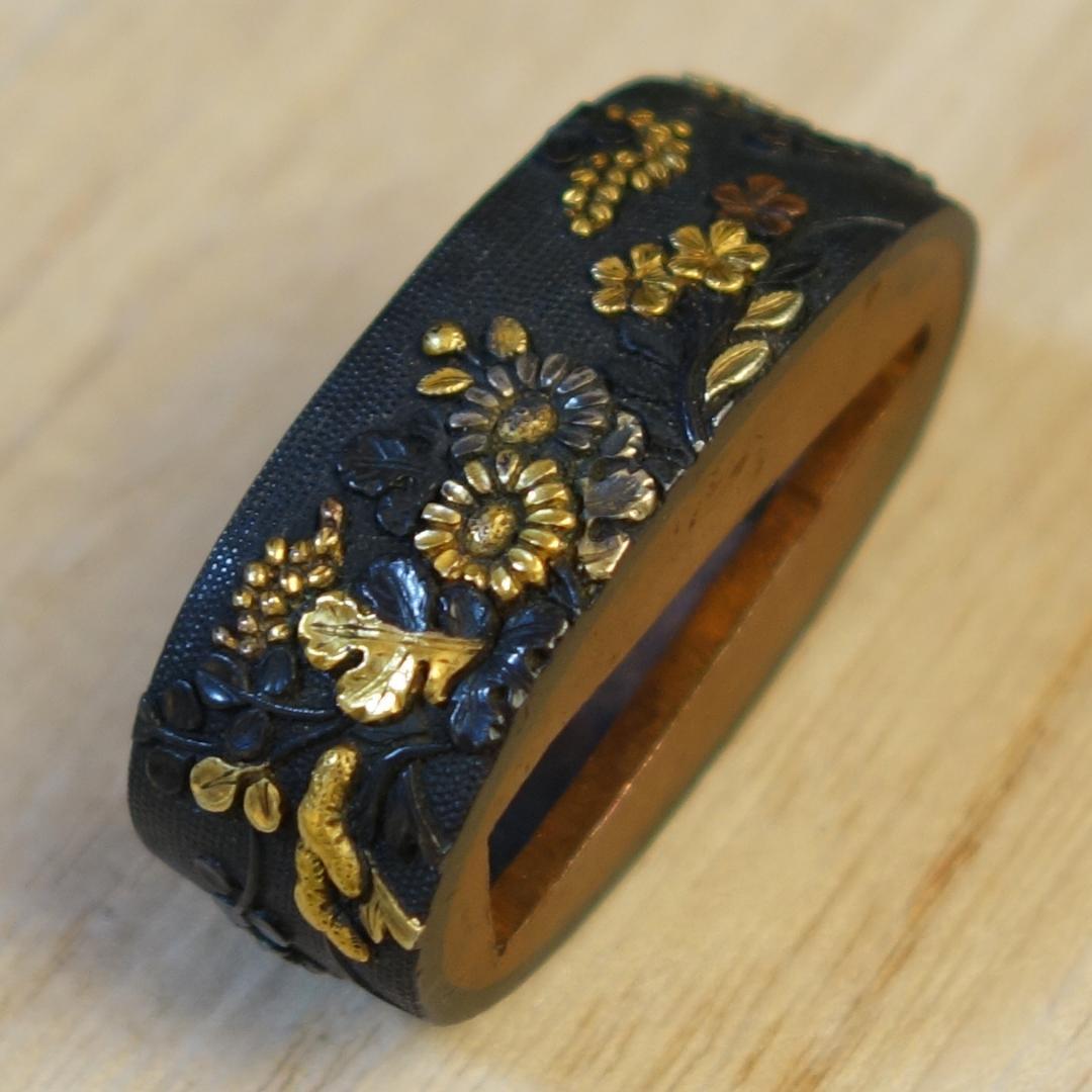 【 赤銅魚子地 金銀銅象嵌 草花図縁 】刀装具 縁頭 鍔 鐔 日本刀 武具 骨董