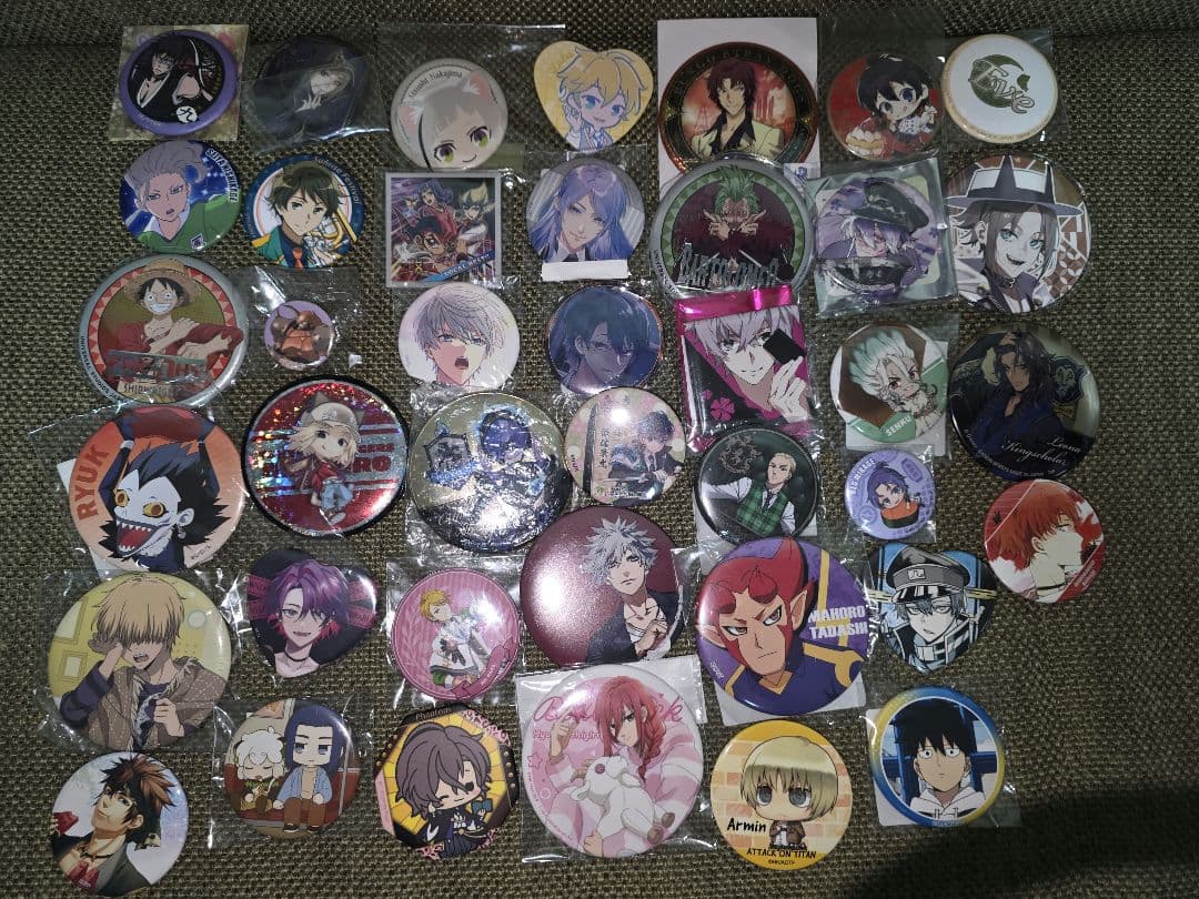 アニメ・ゲーム　バッジ　まとめ400点