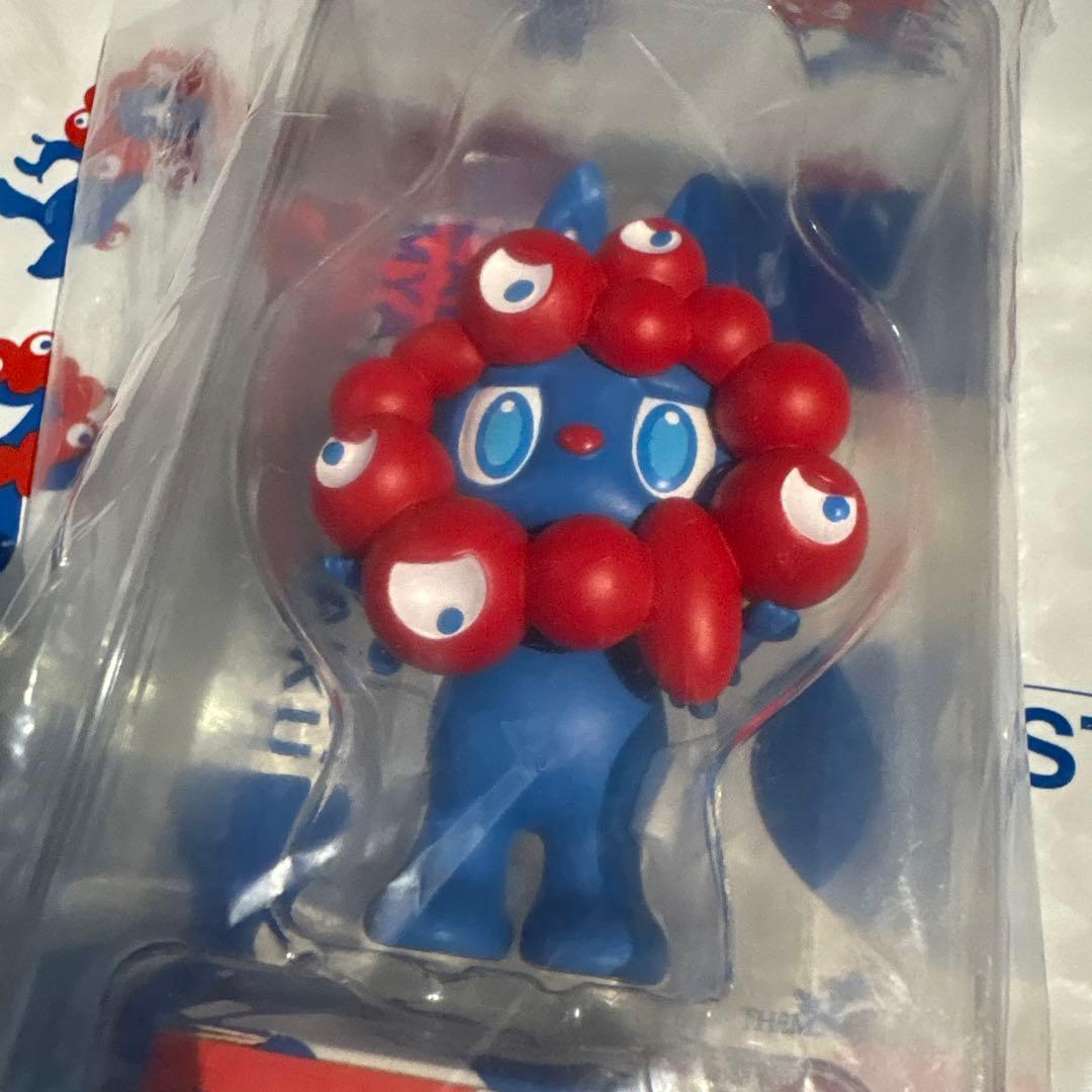 万博限定　LABUBU MYAKU-MYA マスコット