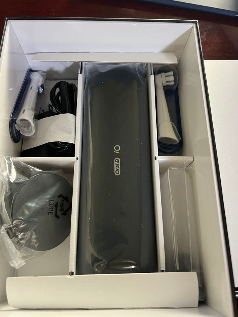 値下げ【箱・取り説無し おまけあり】ブラウンio10 電動歯ブラシ