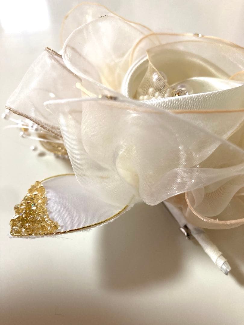 東京ソワール　PETITSOIR コサージュ ブローチホワイト色　新品未使用