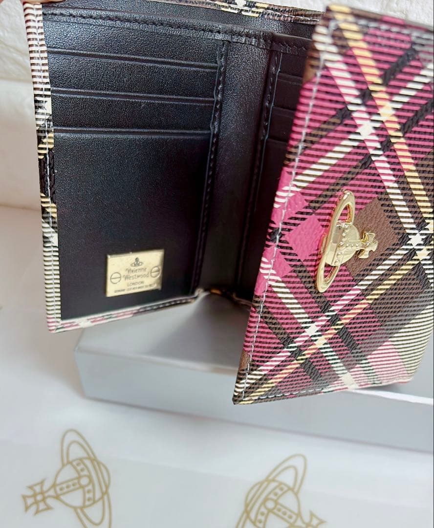 【ショッパー付き◇新品】可愛い ヴィヴィアン・ウエストウッド　三つ折り財布