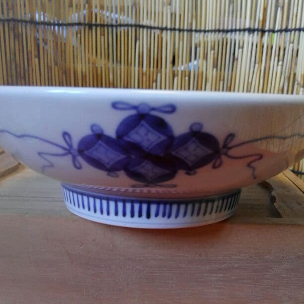 藍鍋島後期　野菊図　五寸　櫛高台