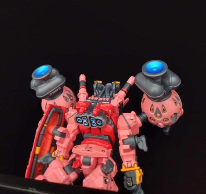 ミ*ヘ様 ガンダムコンバージ シャア専用赤いガンダム 全塗装完成品