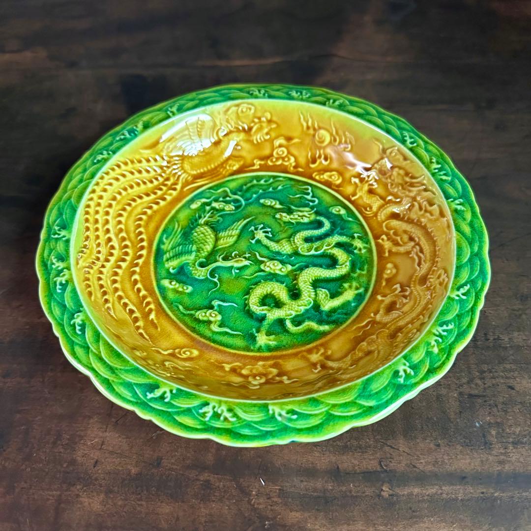 中国古美術　明時代　素三彩　龍図鳳凰図　飾皿　縁起　古玩　骨董　古美術品