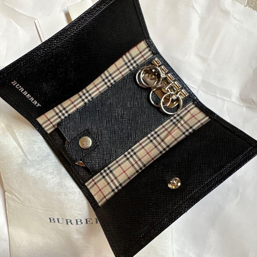 BURBERRY ブラック レザー キーケース
