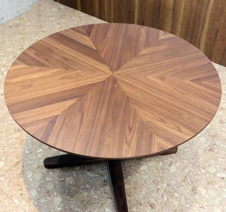 kao ダイニング4点セット