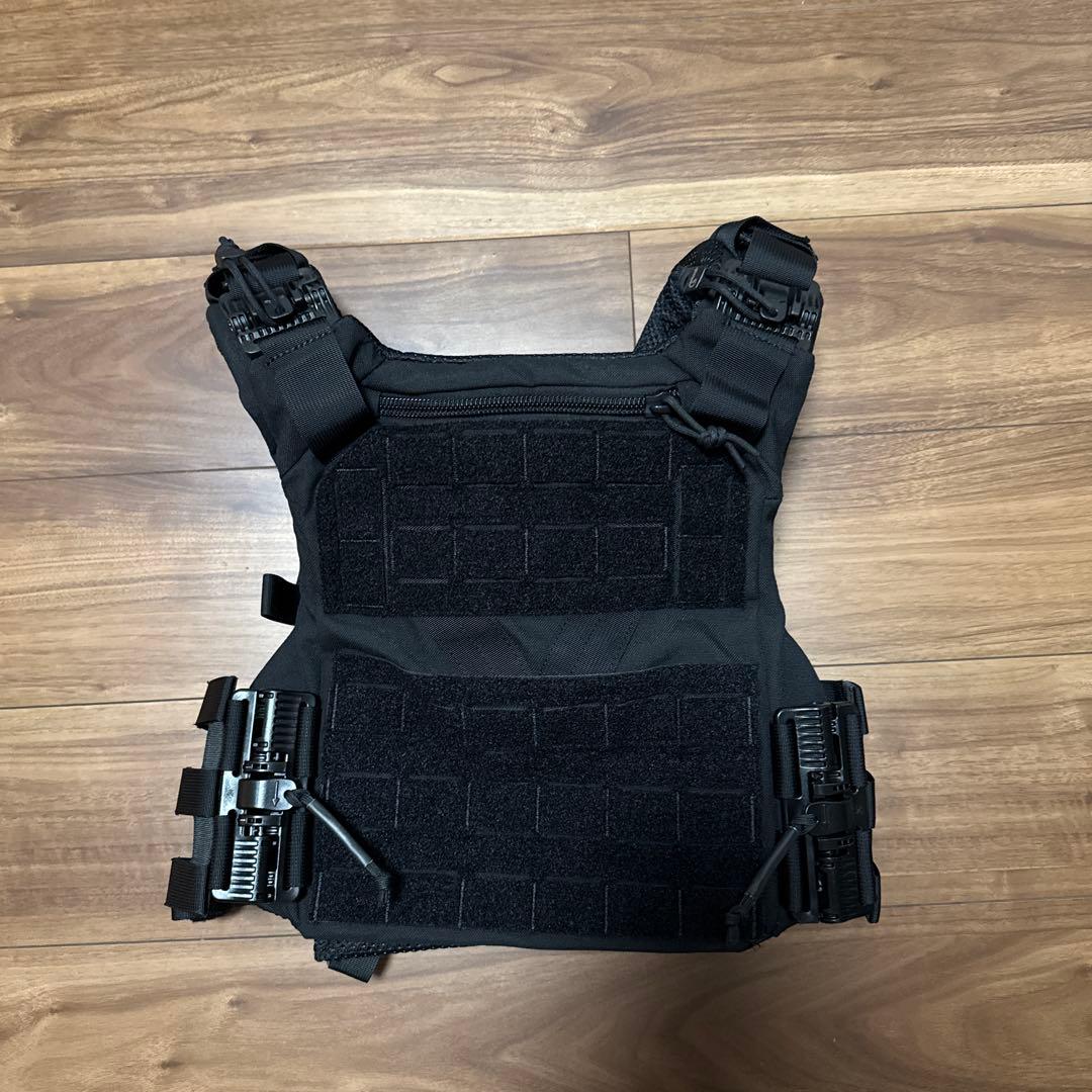 AGILITE プレートキャリア K19 レーザーカットMOLLE