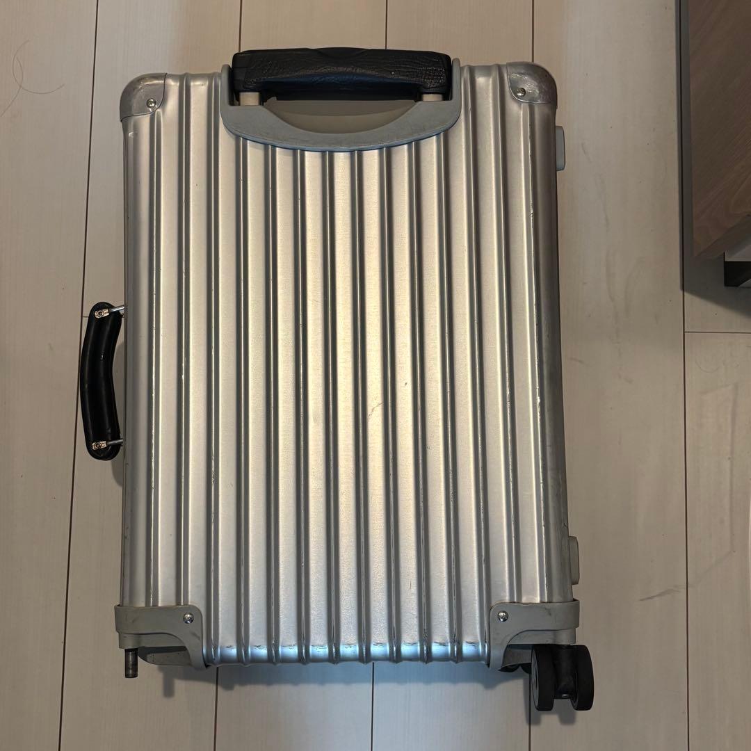 RIMOWA リモワ クラシック キャビン 4輪 機内持ち込み可　タイヤ2つ破損