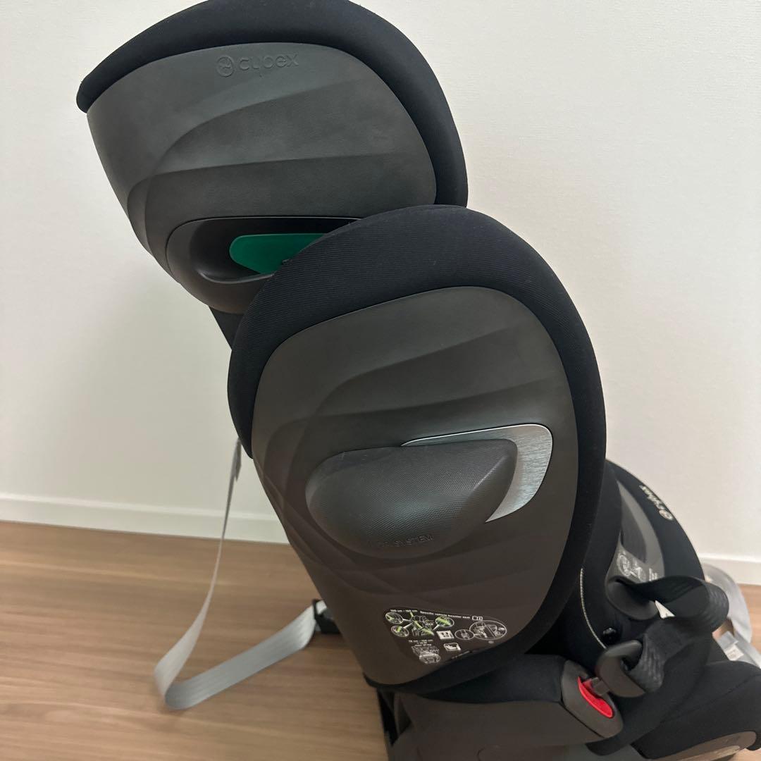 cybex 車用チャイルドシート 保護マット付き⭐︎