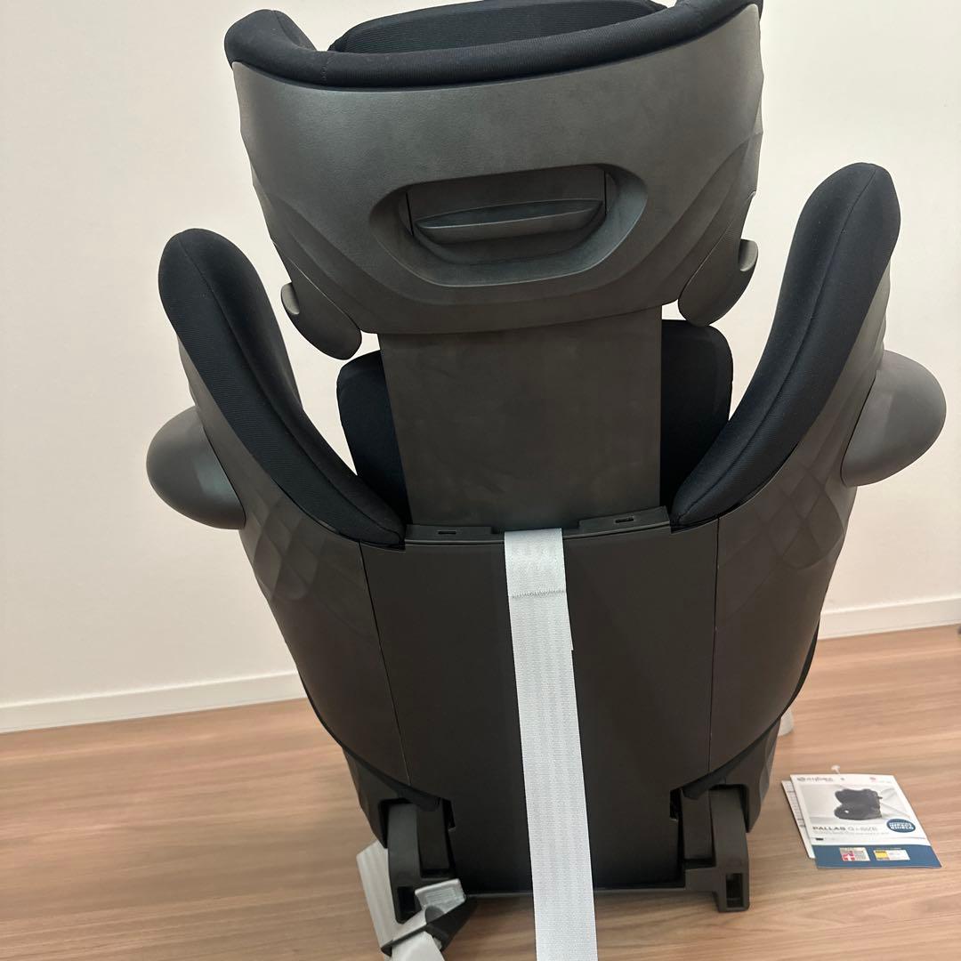 cybex 車用チャイルドシート 保護マット付き⭐︎