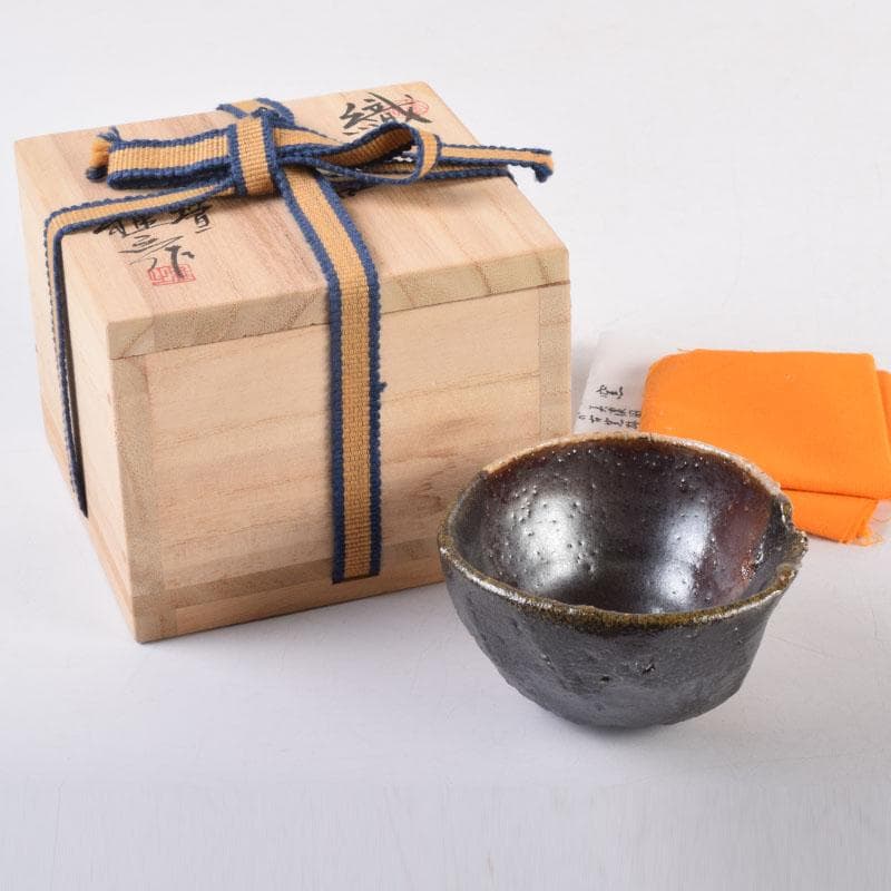 美濃焼　養心窯　樋口雅之作　織部　ぐい呑　酒盃　共布共箱　C　8404