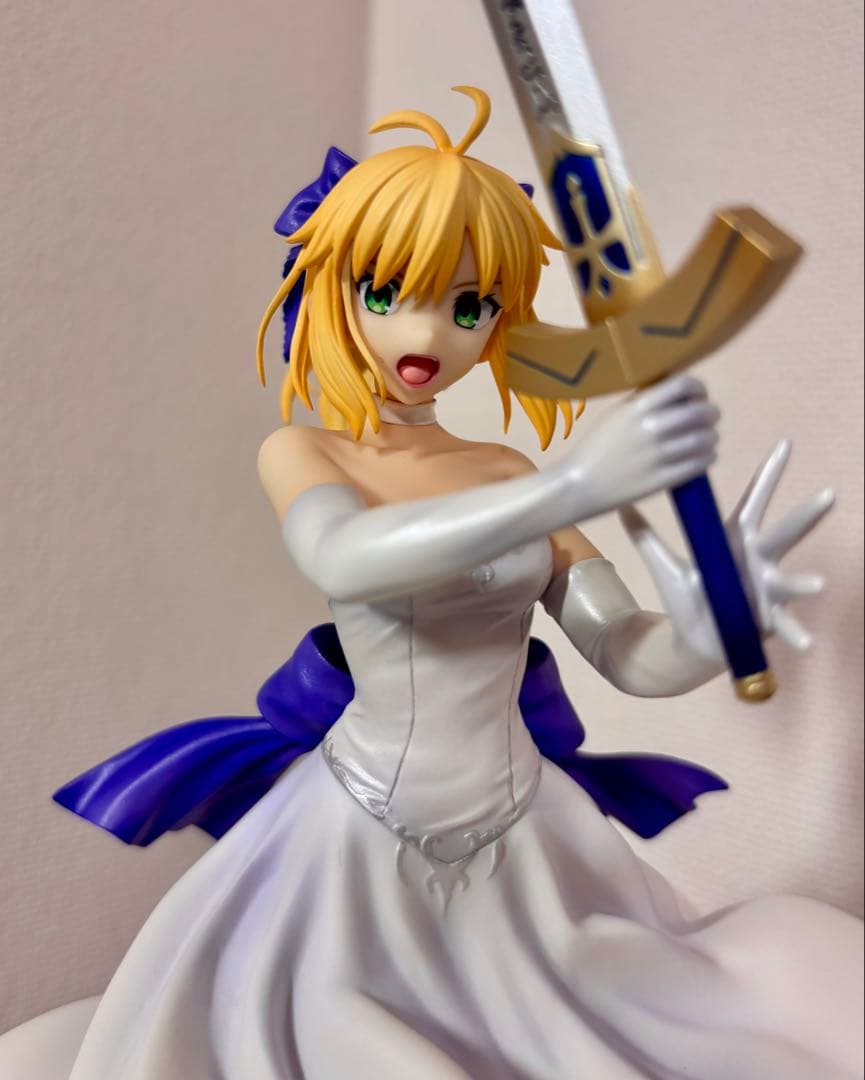 リニューアル版　セイバー　白ドレス　ベルファイン　Fate フィギュア　FGO