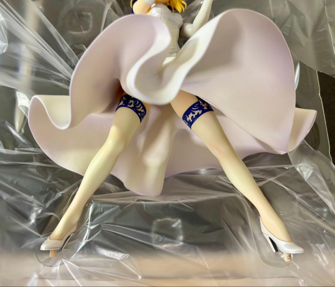 リニューアル版　セイバー　白ドレス　ベルファイン　Fate フィギュア　FGO