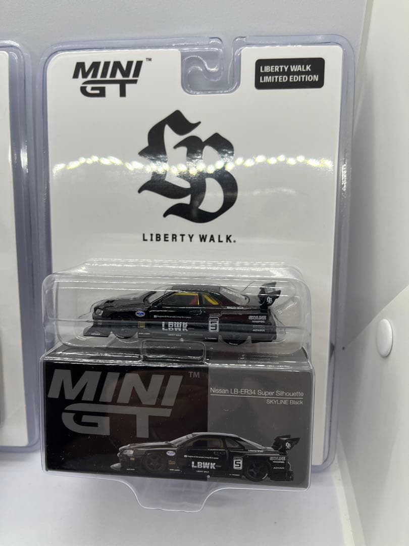 MINI GT Nissan LB-ER34 スカイライン 2台セット