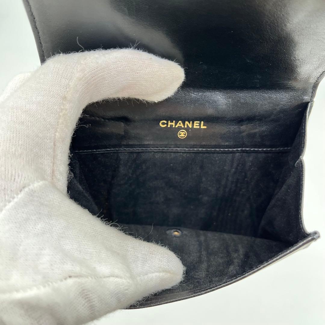 CHANEL 二つ折り財布 デカココマーク ロゴ入り 黒 ギャランティカード付き