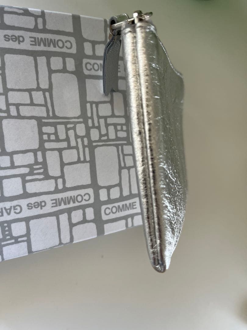 COMME des GARCONS L字型 ZIPウォレット シルバー