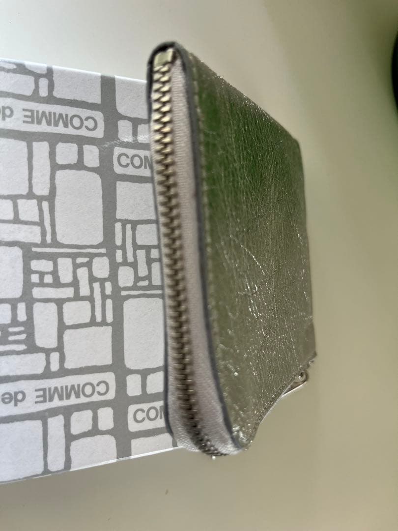 COMME des GARCONS L字型 ZIPウォレット シルバー