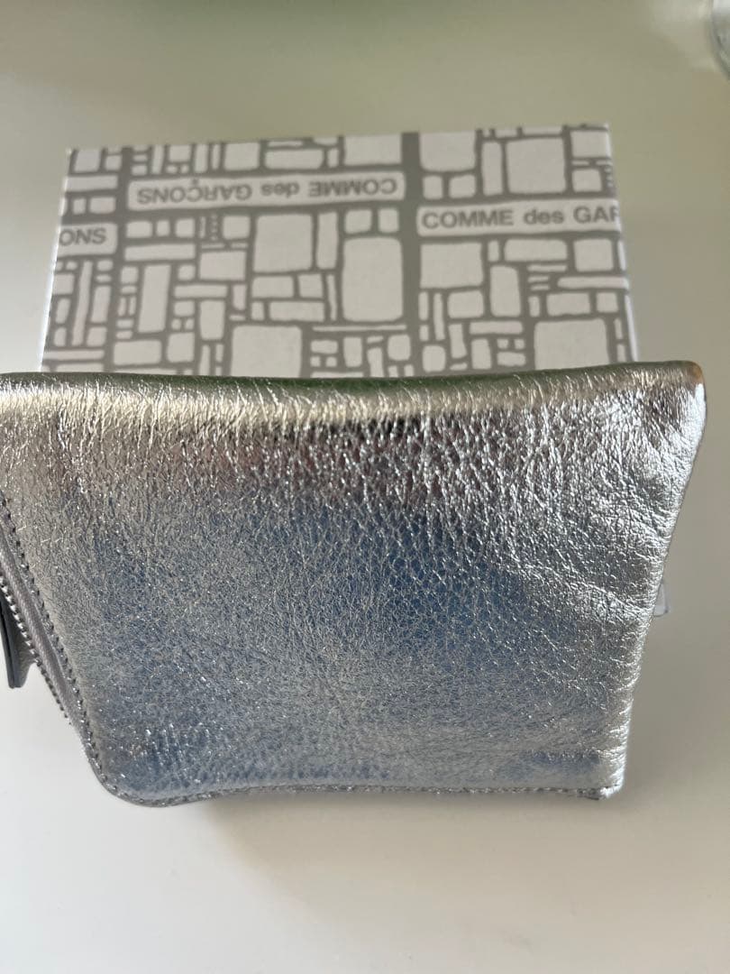 COMME des GARCONS L字型 ZIPウォレット シルバー